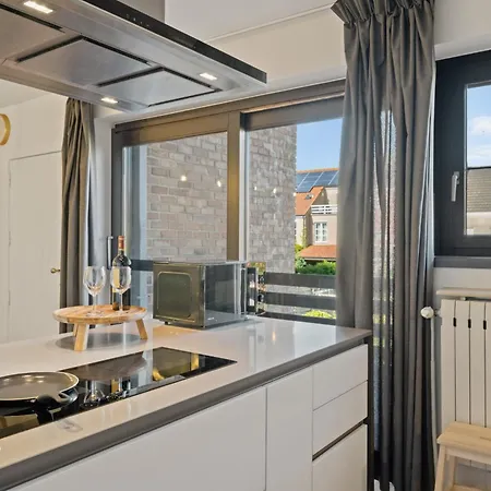 Holiday home Oostwest - Ruime Woning Met Tuin Nabij