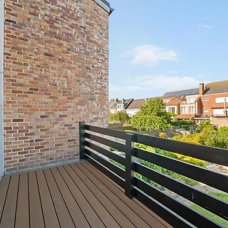 Holiday home Oostwest - Ruime Woning Met Tuin Nabij Ostend