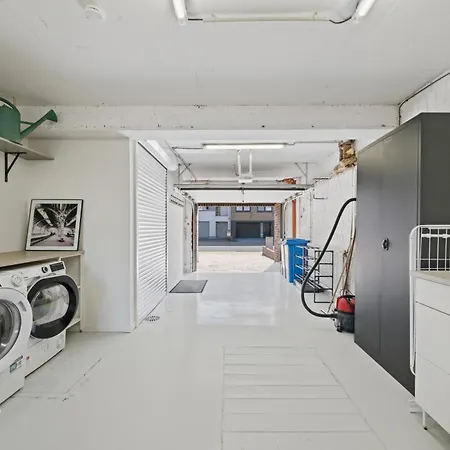 Holiday home Oostwest - Ruime Woning Met Tuin Nabij Ostend